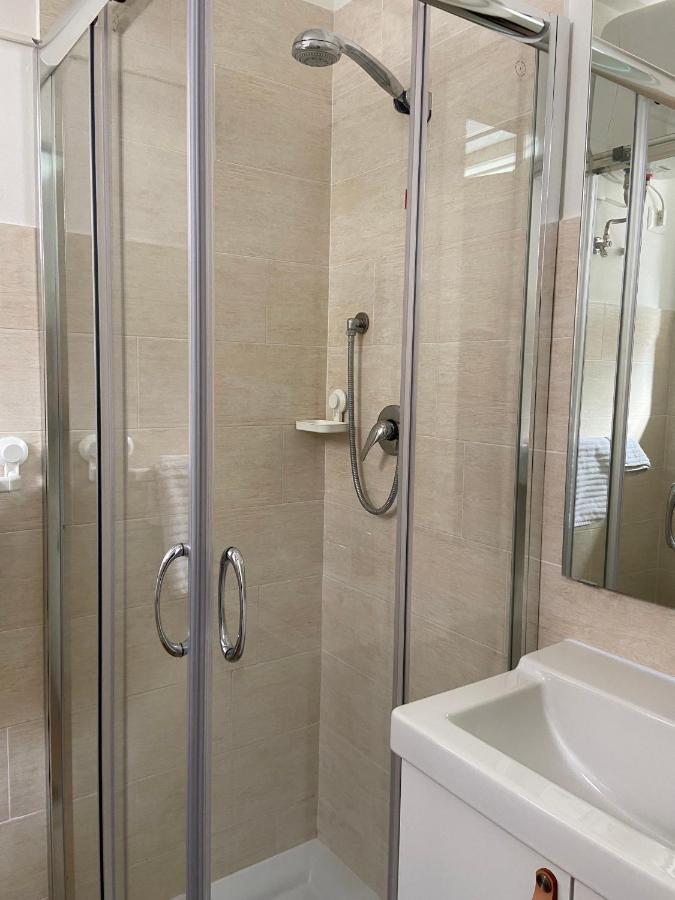 Namaste Monolocale Apartment Ancona Bagian luar foto